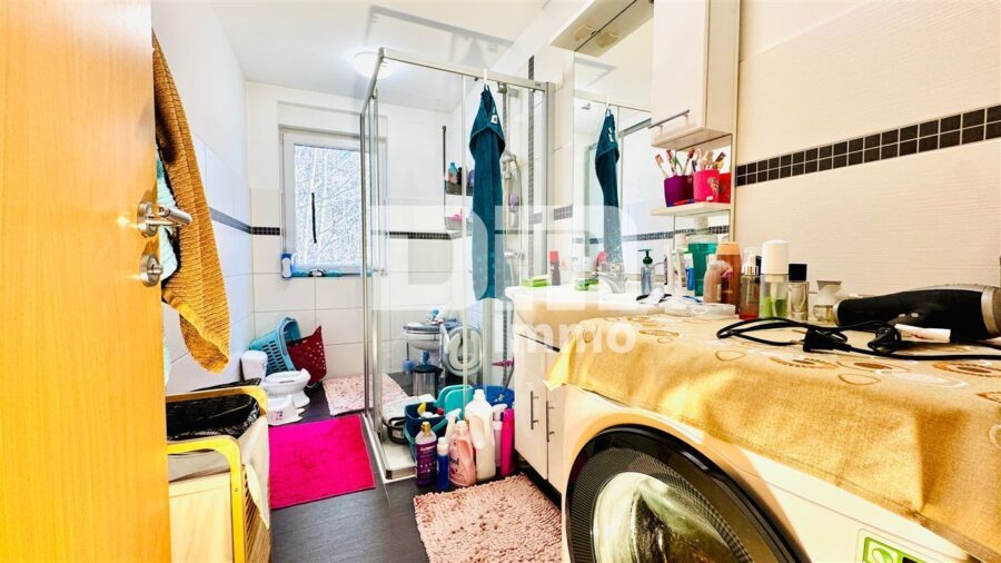 Charmantes Raumwunder in Birkenfelde: Historisches Fachwerk trifft auf solide Moderne - Hochparterre Bad / Dusche